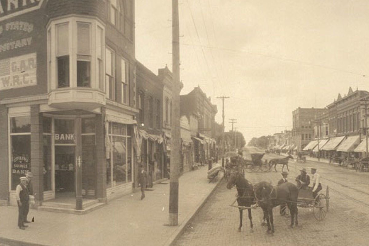 Image of Ancient View of Downtown Historic District - Cedarfalls.