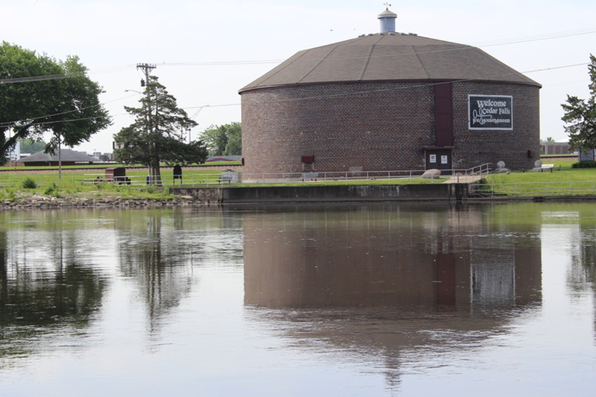 Image Showing One of the tourist spot in cedar falls.